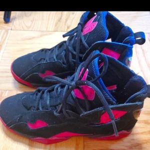 Air Jordan true flight basketball women pink and black 8.5 Y